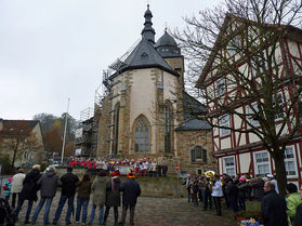 Abbau des Gerüstes an der Südseite (Foto: Karl-Franz Thiede)